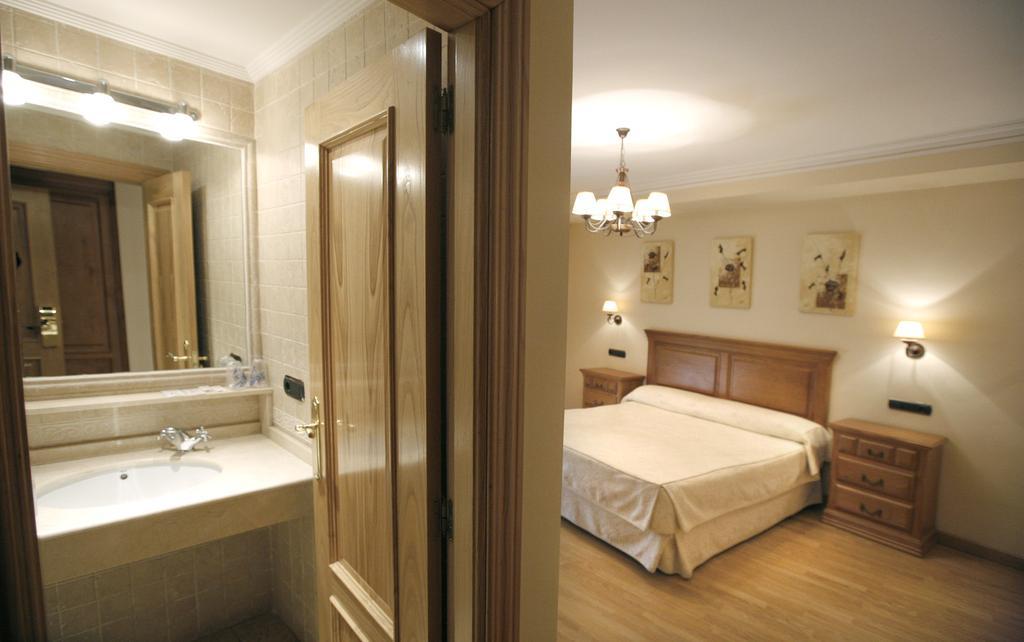 Puerta Del Sol Hotel Ciudad Rodrigo Phòng bức ảnh